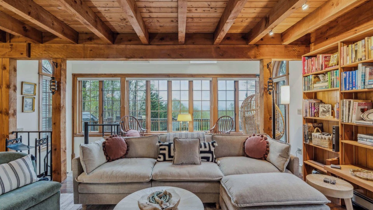 Barnard House | Mountain Views! Bonus Room | Sugarhouse Hideaway