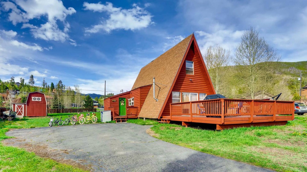 Summit Cove House | Mountain Views, Hot Tub, Incredible Location! Dog Friendly! nBCA-47331