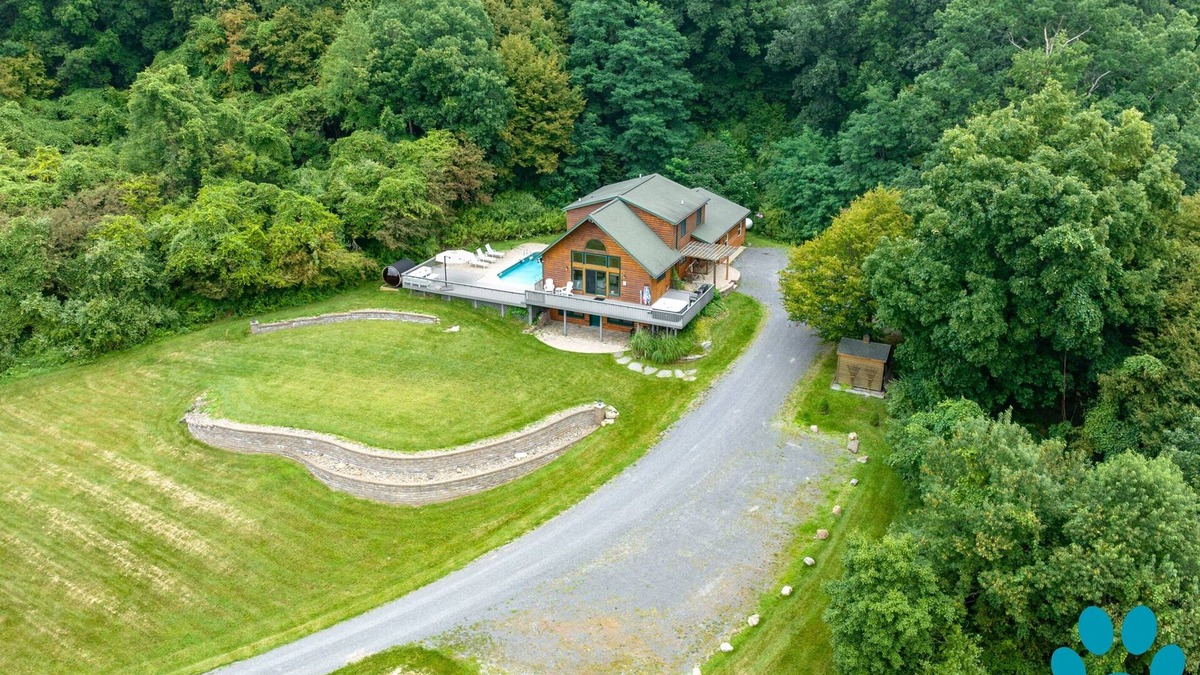 Naples House | Mountain Views, Hot Tub, Spa, Fire Pit, Game Room