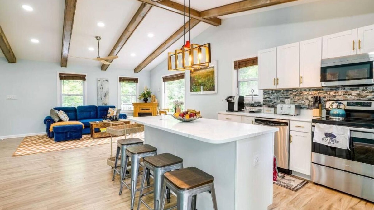Front Royal House | Mountain Views in Buena Vista Farm - Unit A