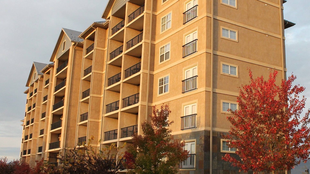 Pigeon Forge Condo | Mountain Views of the Parkway in Pigeon Forge!