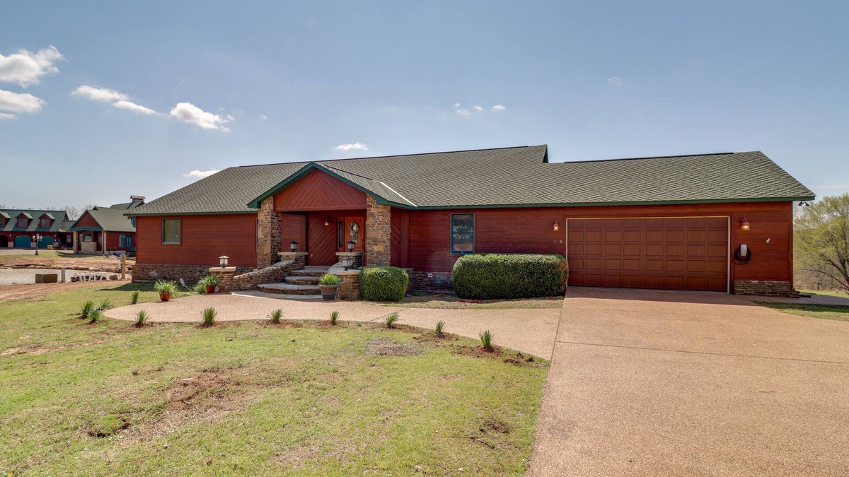 Fairfield Bay House | Mountain Views + Shared Pool: Ozarks Family Home