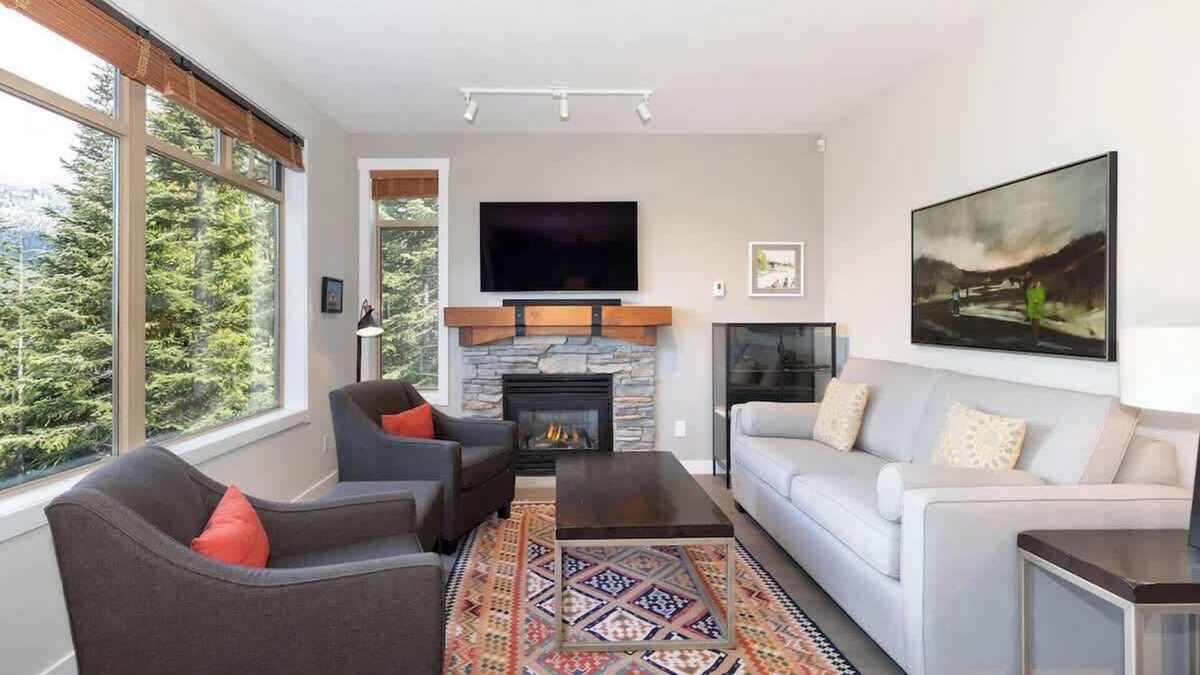 Nordic Estates House | Mountain Views, Tranquil Location, Shared Hot Tub