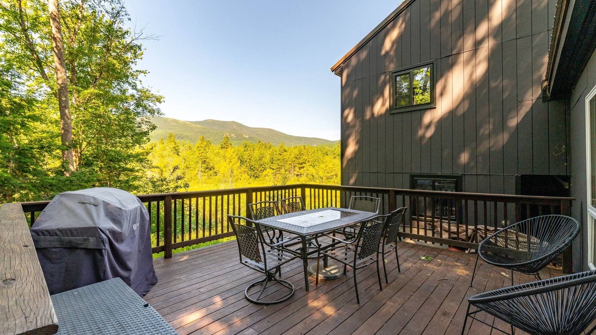 Birch Hill House | Mountain views! Updated! 7 min to NoCo Village, 5 min to Echo Lake & Saco!