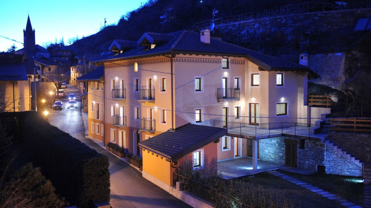 Chambave Villa | Mountain villa for families/groups (4-16 guests)