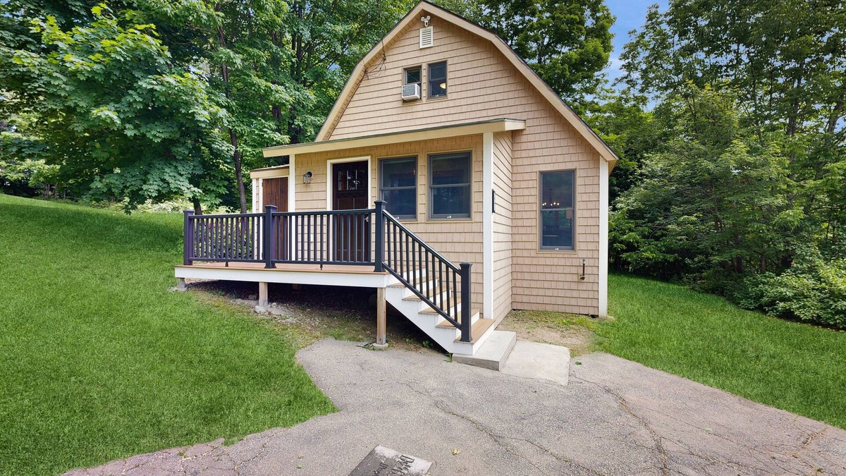 Cranmore Birches House | Mountain village home: walk to downtown, entertainment; close to Mt. Cranmore