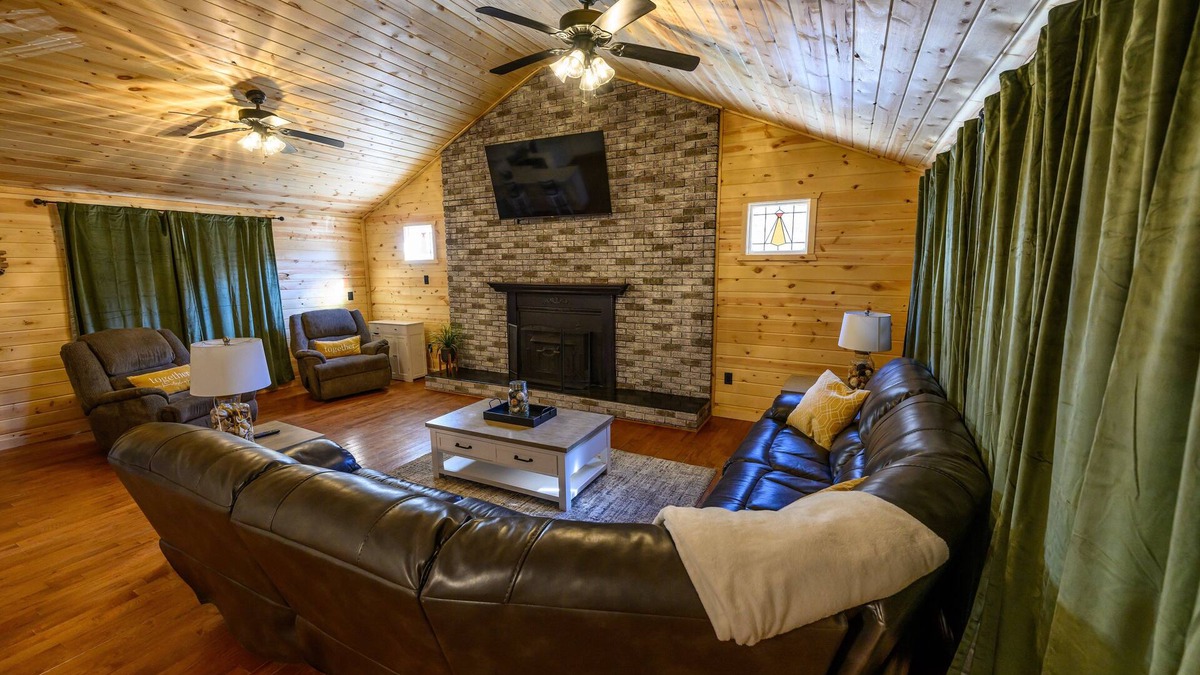 Wilkinson House | Mountaineer Hillbilly Retreat located in the heart of the Northern Hatfield McCoy Trails