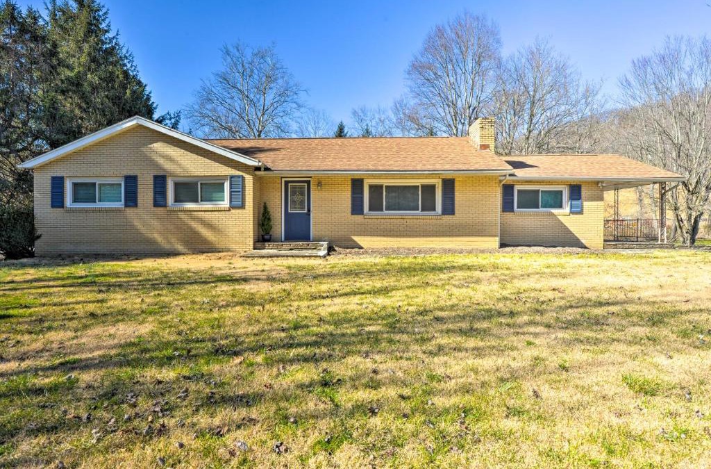 Dellslow House | Mountaineer Retreat - 5 Mi to WV University!