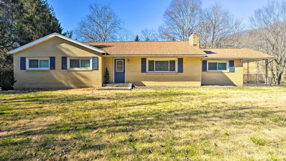 Dellslow House | ‘Mountaineer Retreat’ - 5 Mi to WV University!
