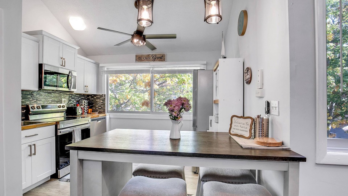 Campton Condo | Mountaineer's Cottage - Cozy Condo In The Gorgeous White Mountains 2 Bedroom Condo by Redawning