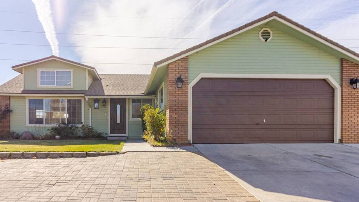 Carson City House | Mountains view house .