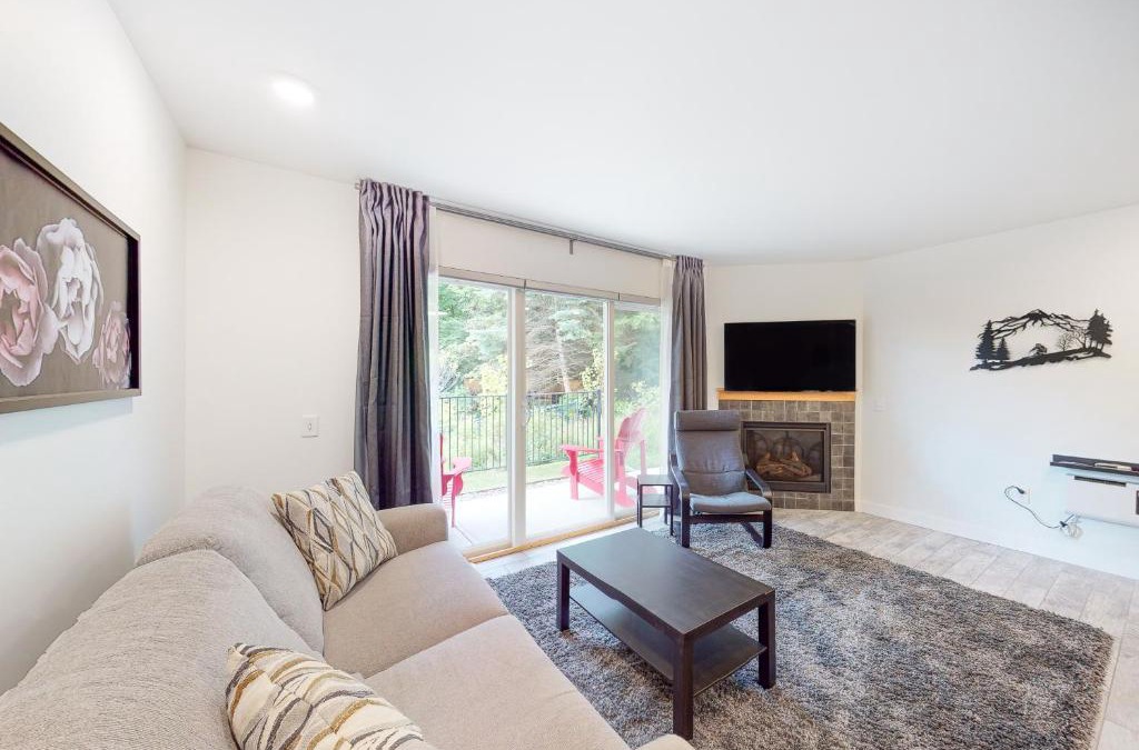 Warren Apartment | Mountainside 63