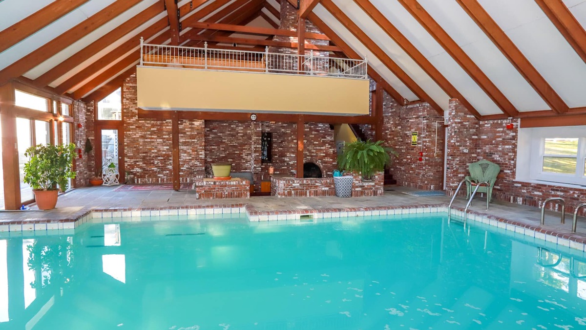 Wilmot House | Mountainside Estate. Private Indoor Pool, near Ragged Mtn. & Sunapee, sleeps 28