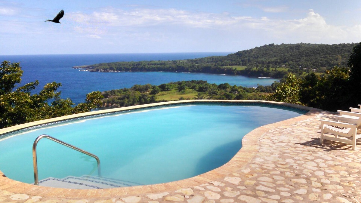 Boston Bay House | Mountainside Guesthouse with stunning coastline views