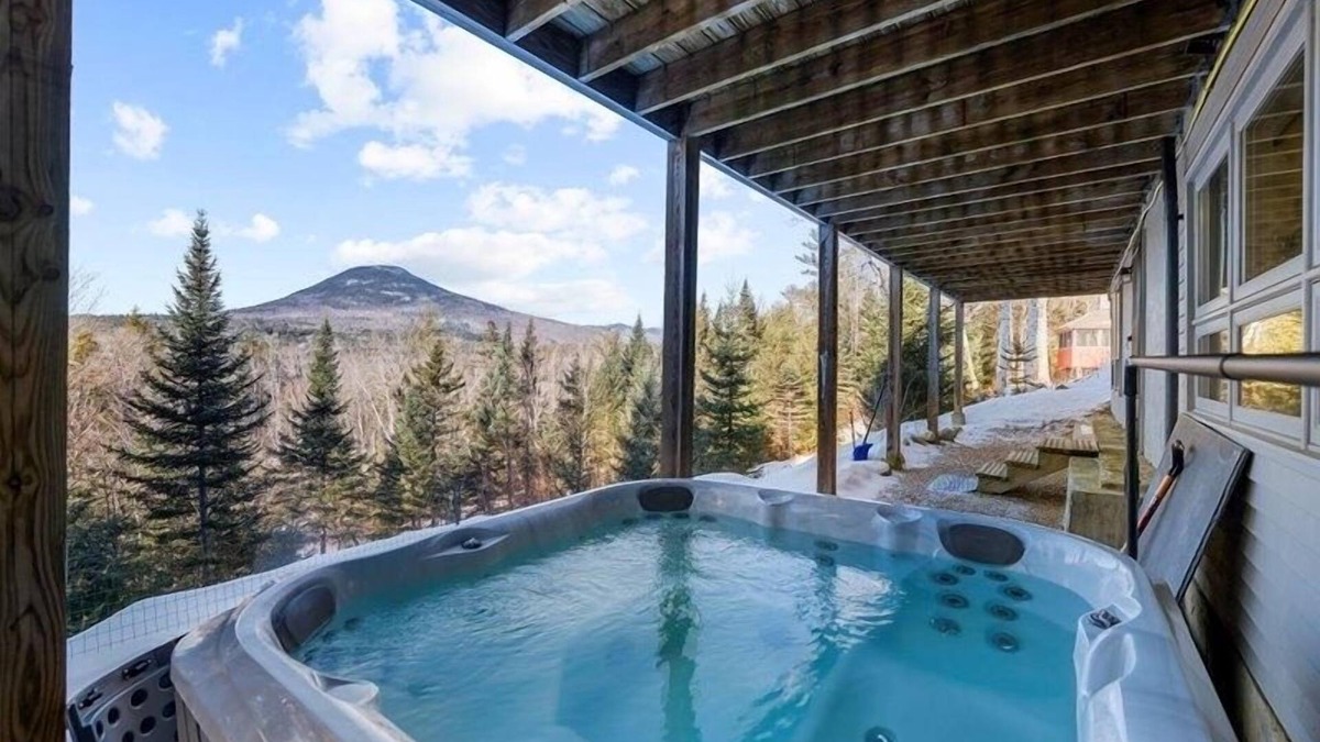Jackson House | Mountainside Home In North Conway. Incredible Views, Hot Tub, Pets Allowed
