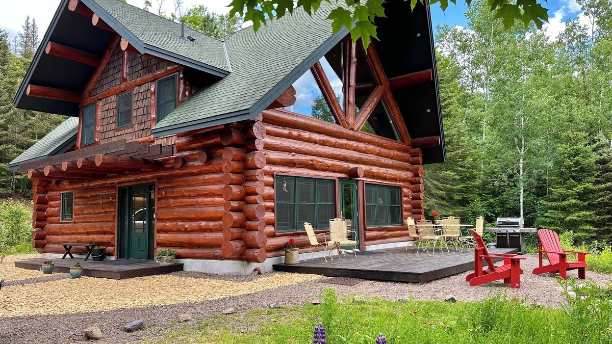 Lutsen Cabin | Mountainside Log Cabin on Caribou Lake