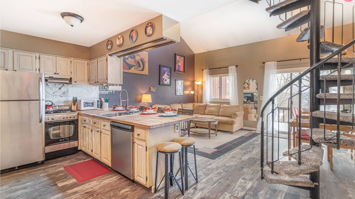 Vernon Condo | MountainTop 2. Amazing views! Walk to slopes!
