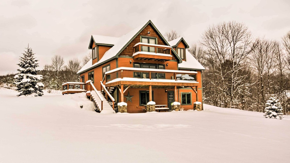 Ellicottville House | Mountaintop Ellicottville Home: 7 Mi to Ski Resort