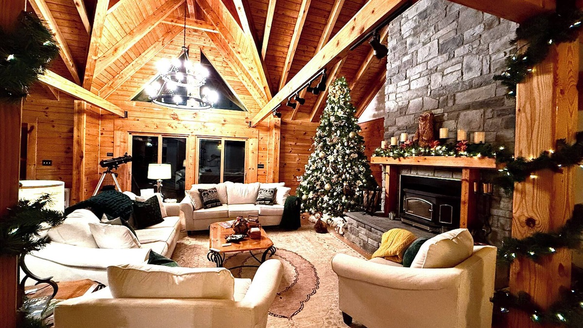 Sinks Grove Cabin | Mountaintop lodge, breathtaking views, private hiking trails & arcade game room.