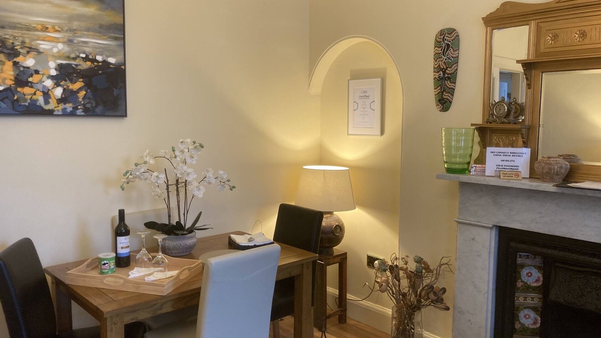 Belfast Apartment | Mountroyal Victorian Self Catering Apartments 3&4. (Sleeps9.)