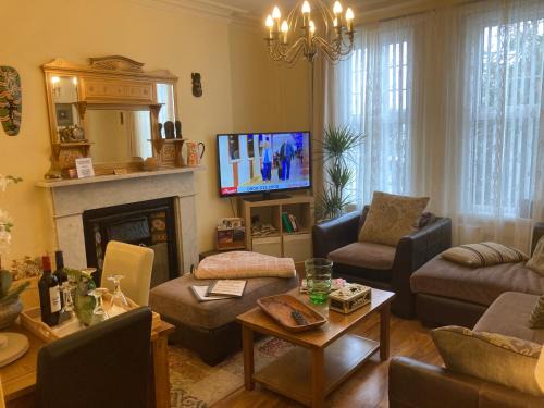 Belfast Apartment | Mountroyal Victorian Self Catering Apartment 2
