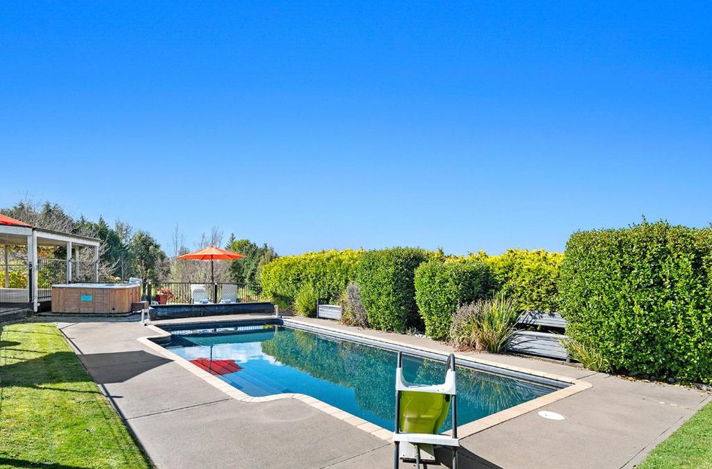 Acacia Bay House | Mountviews Lodge