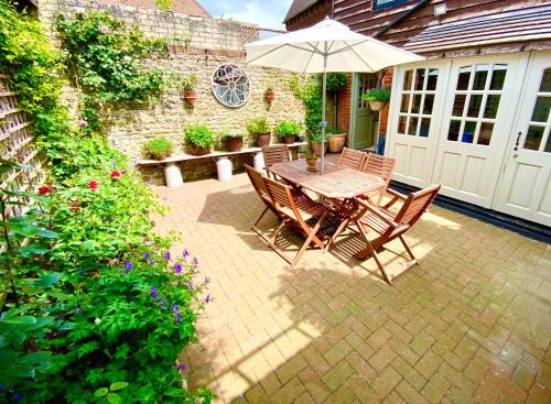 Midhurst House | Mowers Mews