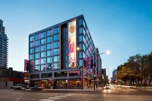 Downtown Chicago Hotel | Moxy Chicago Downtown