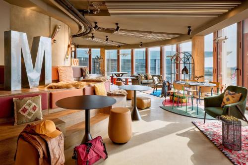 Findel Hotel | Moxy Luxembourg Airport
