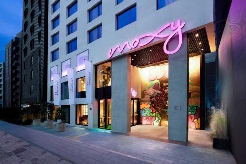 Jongno Hotel | Moxy Seoul Insadong