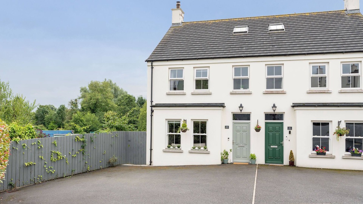Dungannon House | Moy, Dungannon,Northern Ireland - Gardenview Manor