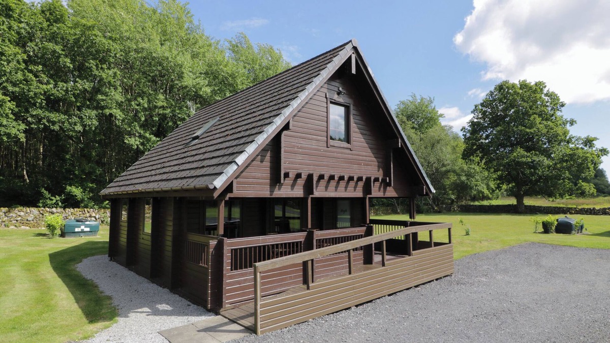 Dalbeattie Cottage | MOYLE LODGE, pet friendly, character holiday cottage in Dalbeattie