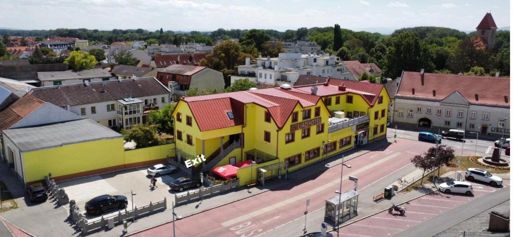 Himberg Hotel | Mr.Liao Hotel