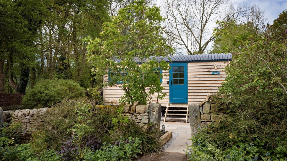 Baslow Cottage | Mr McGregor’s Garden Shepherd's Hut/Chatsworth