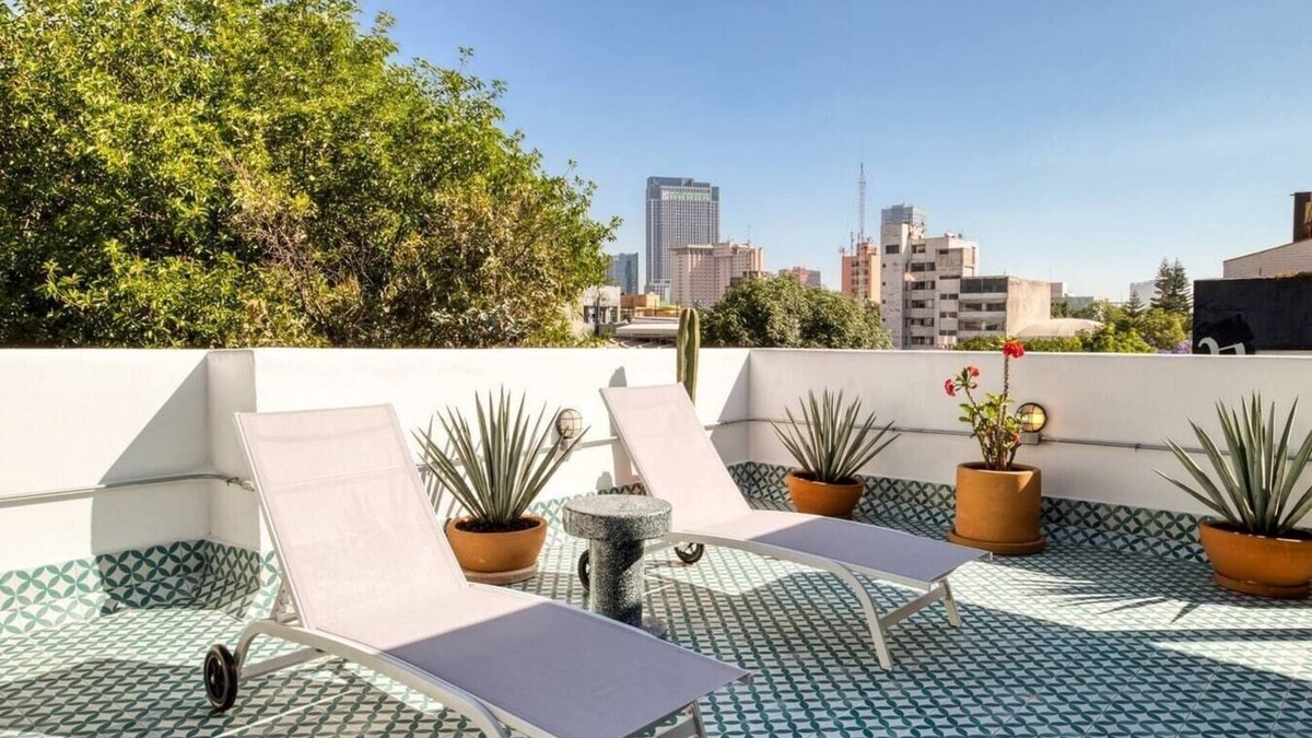Zona Rosa Apartment | Mr. W | Spacious 1Br, great location Juarez