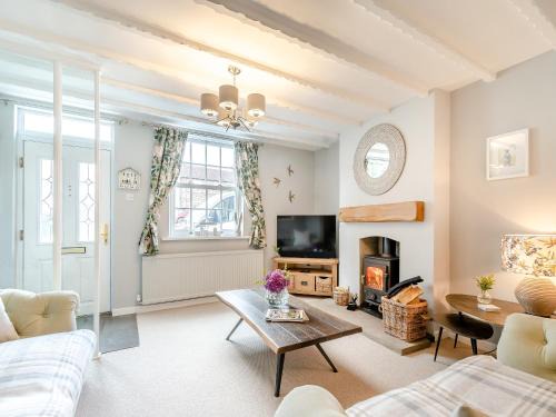 Lund House | Mrs Cracker's Cottage
