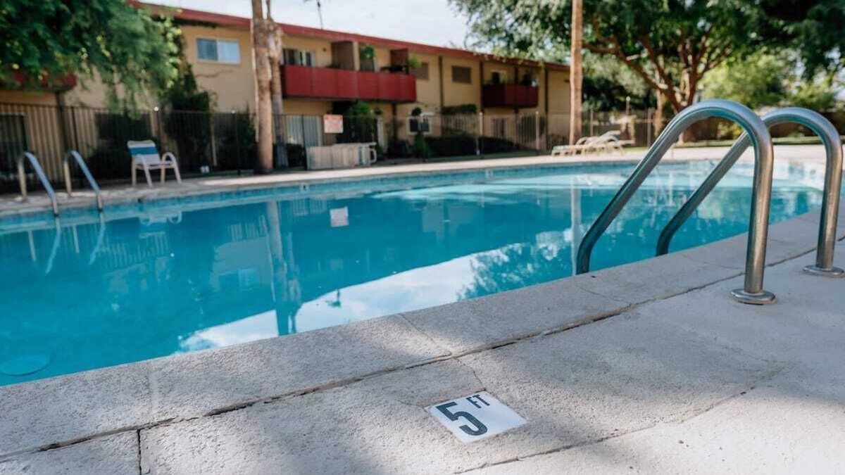Encanto Condo | Msg for 5% off 2Bed 2Bath KingBeds 2Pools CoveredParking Midtown PHX Condo