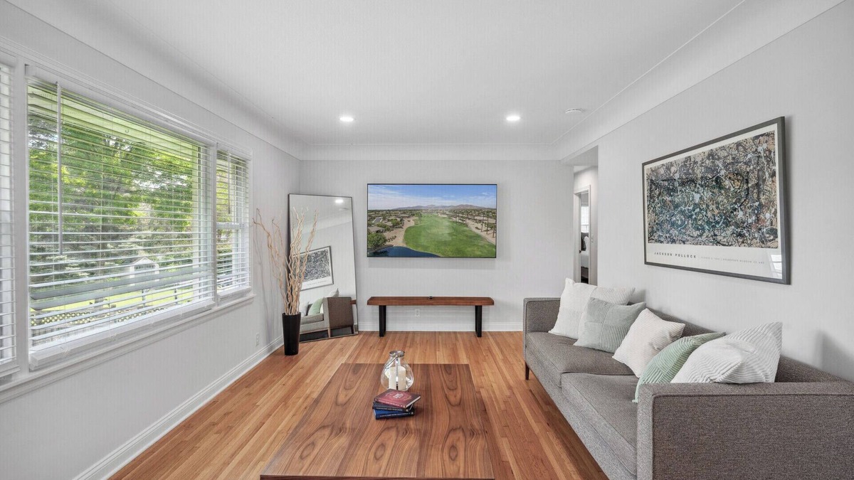 Richfield House | MSP/Mall of America/Pond View with garden oasis
