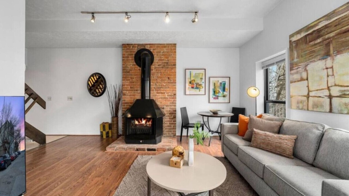 Mount Adams Apartment | Mt. Adams 1BR | Free Parking