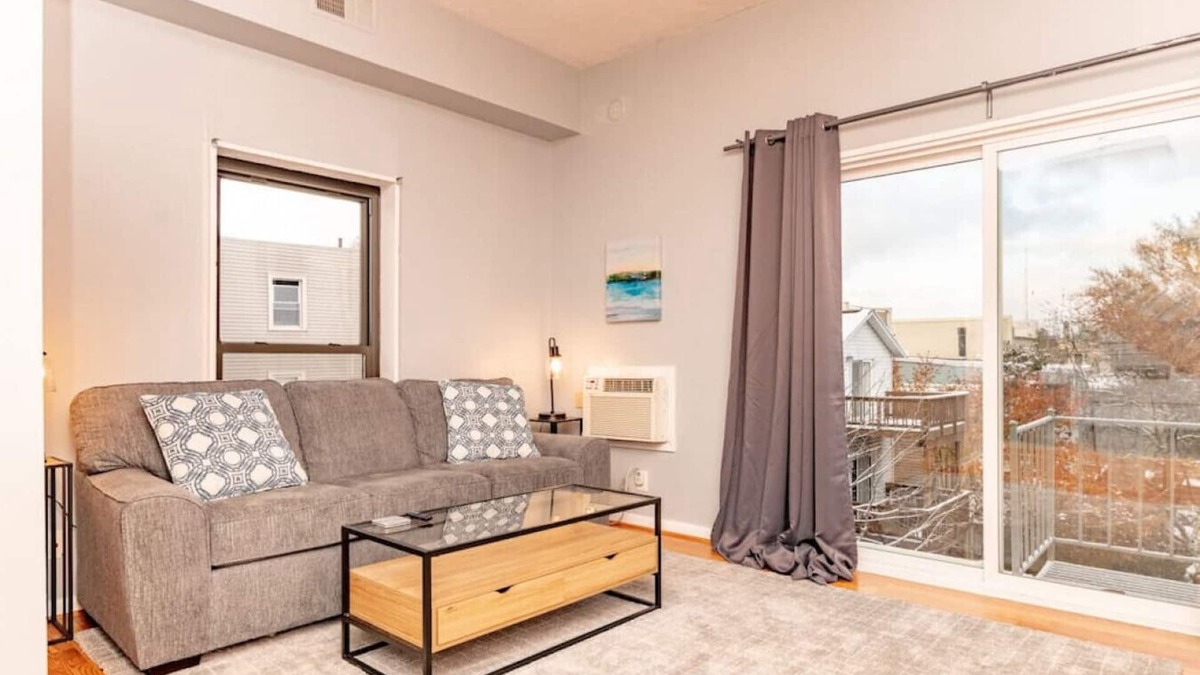Mount Adams Apartment | Mt. Adams 1BR Great Location! Steps from Monastery