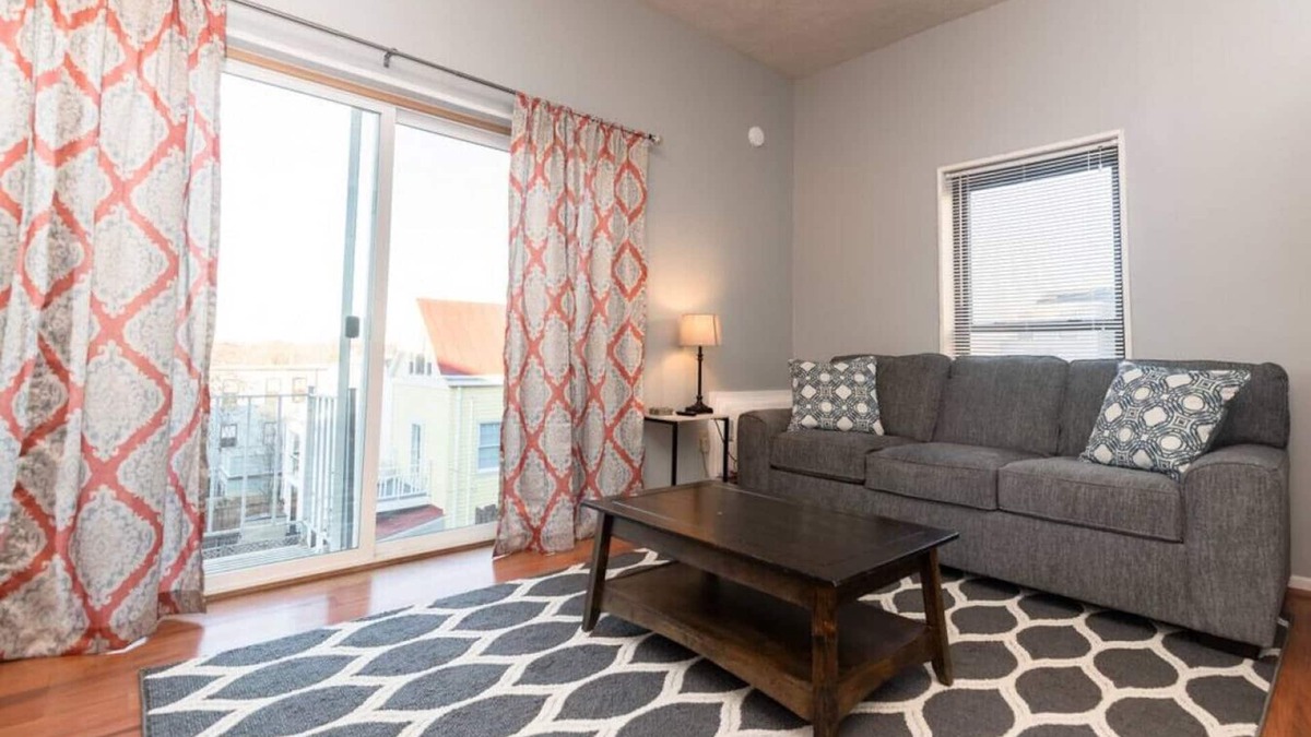 Mount Adams Apartment | Mt. Adams 1BR Great Location! Steps from Monastery