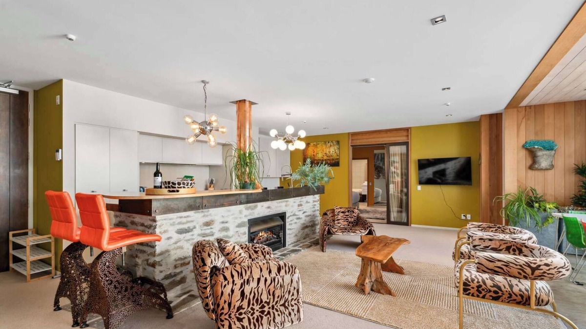 Wanaka Apartment | Mt Alta views Central Wanaka