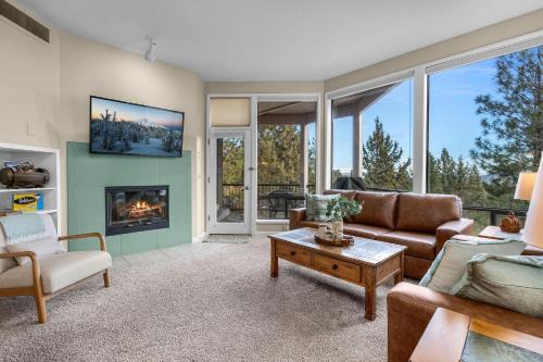Century West House | Mt Bach One Bedroom Condo