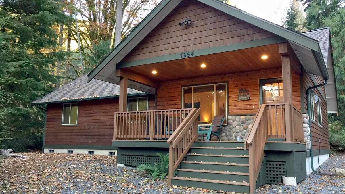 Warnick House | Mt. Baker Lodging Cabin 65 – SLEEPS 10!