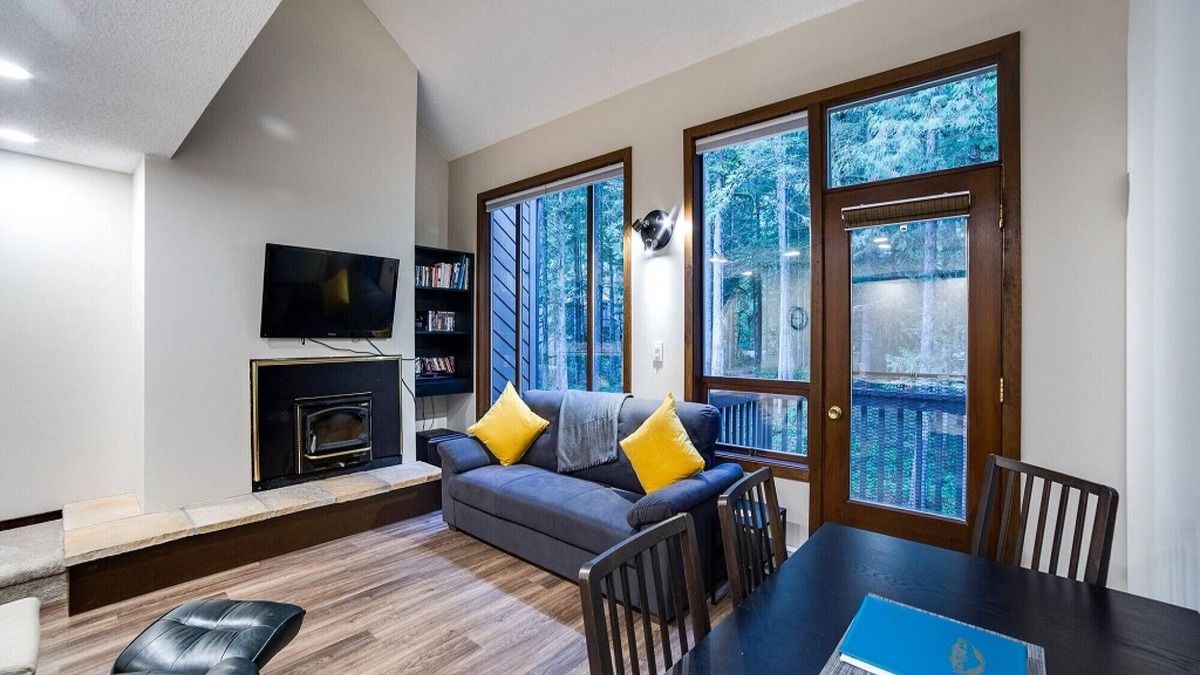 Glacier Apartment | Mt. Baker Lodging Condo 68 - Sleeps 4!