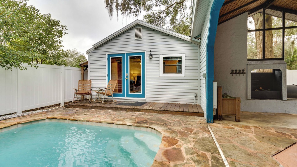 Mount Dora Apartment | Mt Dora Couple's Retreat w/Shared Pool!