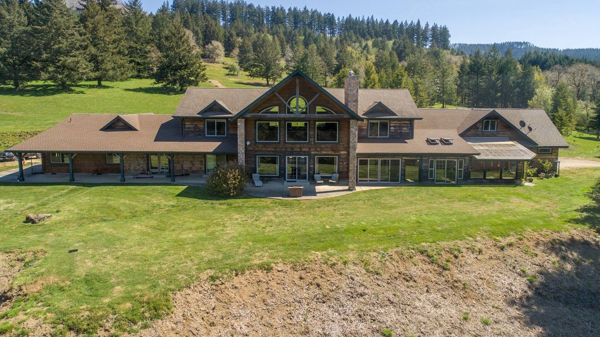 Brookings House | Mt Emily Lodge on a Ranch setting Overlooking the Chetco River Valley