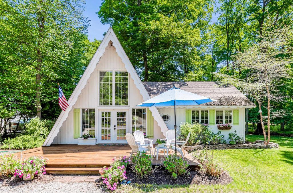 Charlevoix House | Mt McSauba A Frame Cottage