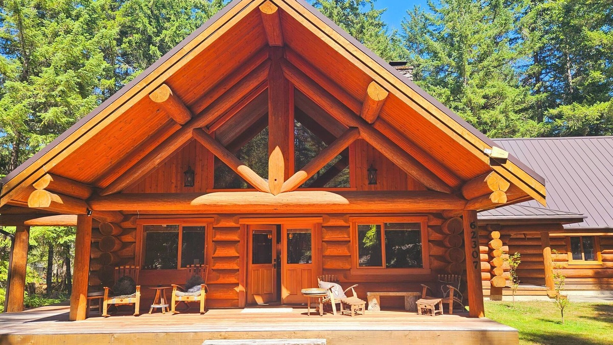 Enumclaw House | Mt. Rainier and Crystal Mountain Luxury Lodge