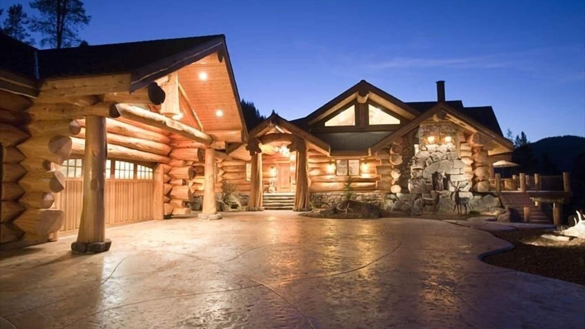 Mount Shasta Cabin | Mt Shasta Majestic Retreat - Luxury Log Home w/Spectacular Mountain & Lake Views